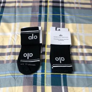 ALO Yoga Black Ankle and Crew Socks 2 pairs